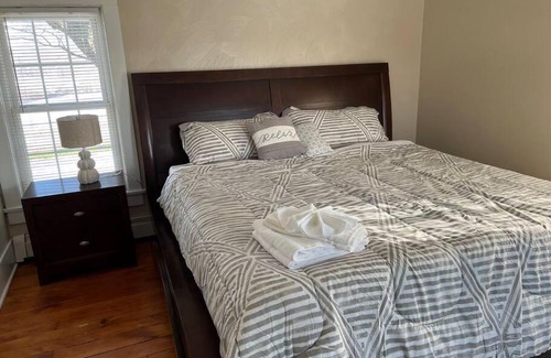 North East House | Spacious 5 BR Home w/Hot Tub