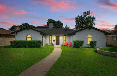 Duncanville House | Spacious 5BR Getaway with Pool