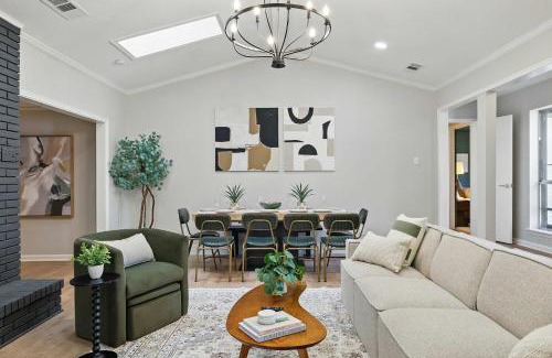 Duncanville House | Spacious 5BR Getaway with Pool