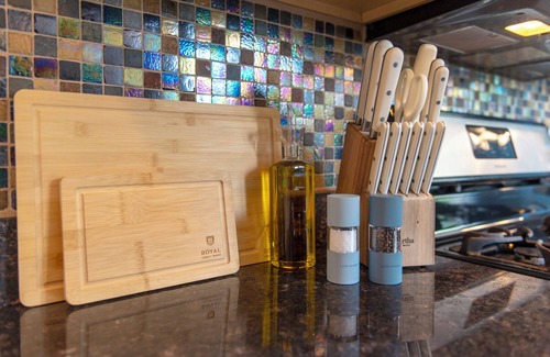 South Westminster House | Spacious 5BR home - 15 min to NFL games & attractions; relax w/king beds & game