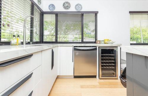 North Miami House | Spacious 5BR Miami Oasis w Pool