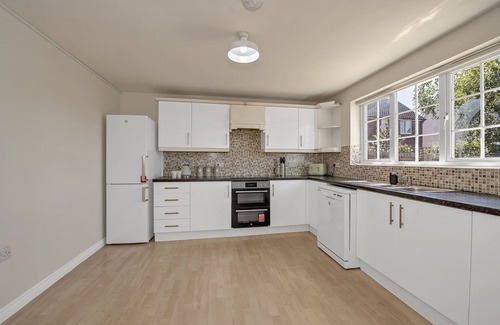 Martlesham Heath House | Spacious 5BRM Townhouse – Ideal for Contractors, Corporate Stays & Family Visits