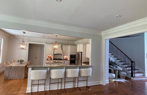 Oxford House | Spacious 6 bd, 7 ba, Sleeps 12+ Oxford Oasis!