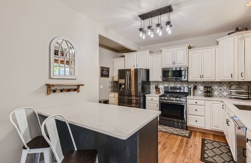Old Town North House | Spacious 6 Bd Home -Old Town: Breweries + Trails!