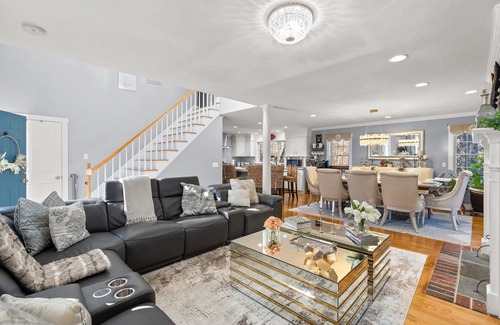 Barnstable House | Spacious 6-bedroom house in delightful Cape Cod with Saltwater pool & firepit