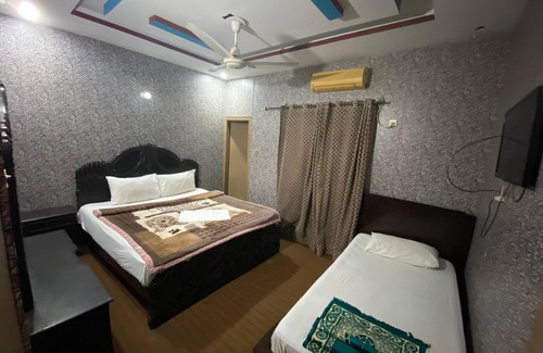 G-9 Sector House | Spacious 6-bedroom house in charming Islamabad with AC, WiFi