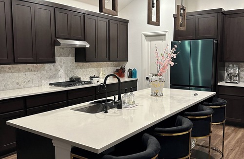 Melissa House | Spacious 6 Bedroom Home- Near Historic McKinney