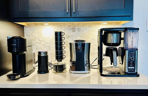 Melissa House | Spacious 6 Bedroom Home- Near Historic McKinney