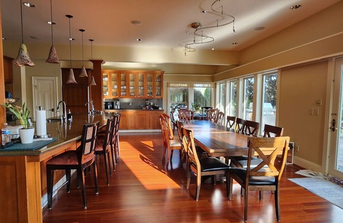 Picnic Point-North Lynnwood House | Spacious 6-bedroom Luxury House with Lake Access Lynnwood, Washington