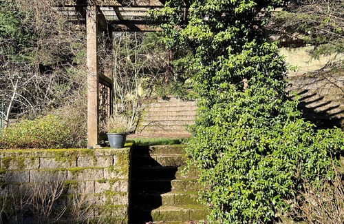 Sunnyside House | Spacious 6-bedroom house with AC, fitness room in gated quiet area Happy Valley