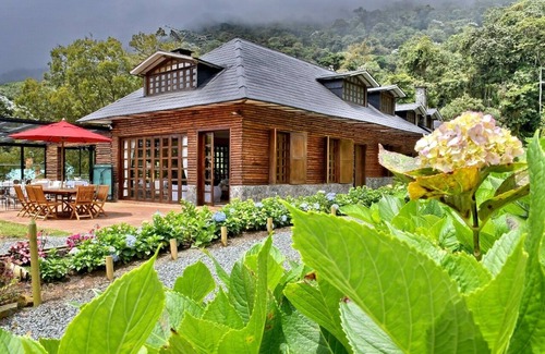 Dagua Ski Chalet | Spacious 7-bedroom chalets in the mountainous forests near Cali with WiFi