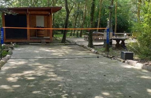 Villepinte House | Spacious 8-bedroom country house in Villepinte with private pool and parking