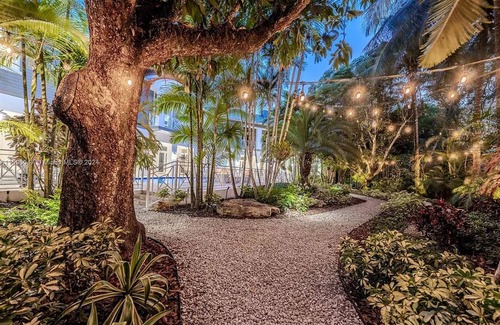 Plantation House | Spacious 9-bedroom house SLEEPS 20!!! Large groups welcome