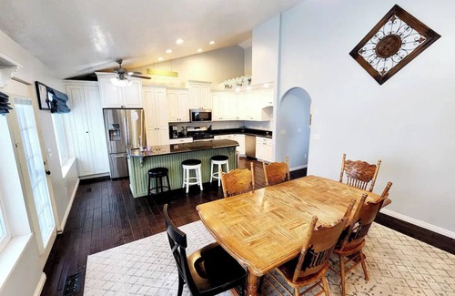 South Jordan House | Spacious 9-bedroom house in welcoming South Jordan with WiFi, AC