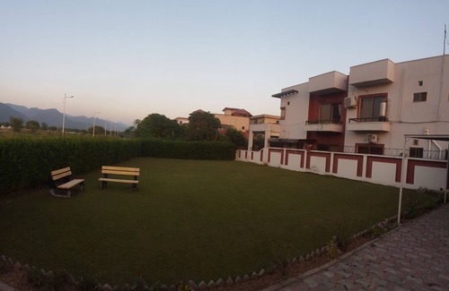 Islamabad Villa | Spacious 9-bedroom villa with WiFi, AC in charming Islamabadnone meting hall.