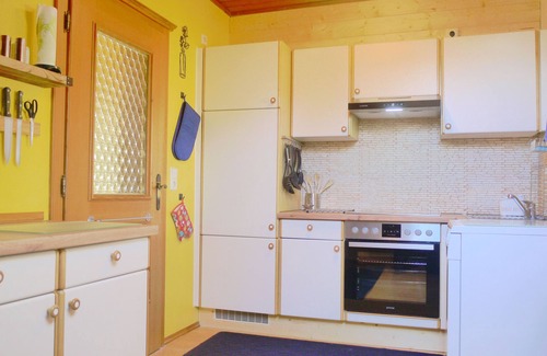 Sankt Michael im Lungau Apartment | Spacious and well-appointed apartment with private balcony and mountain view