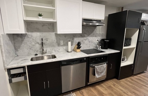 Trinidad Apartment | Spacious and bright 1bd English basement near Capitol w/free street parkingn