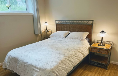 Central Saanich House | Spacious and cozy suite, ideal for your Island getaway.