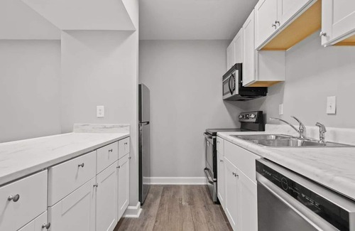 Huntsville Apartment | Spacious and Fully Renovated-C 2 BR, 1 RR