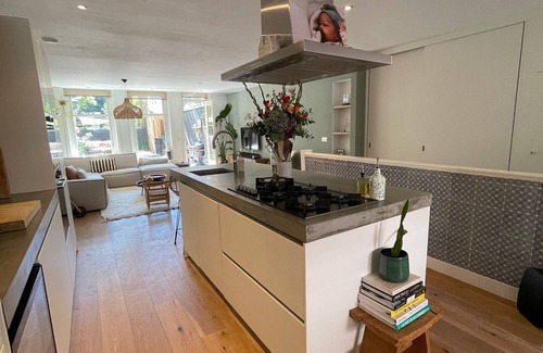 Da Costabuurt Apartment | Spacious and luxurious apartment with sunny garden in city center