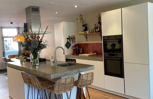 Da Costabuurt Apartment | Spacious and luxurious apartment with sunny garden in city center