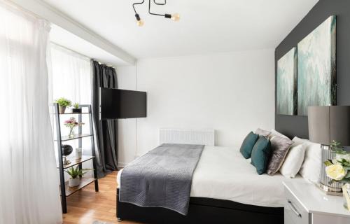 Cathedrals Apartment | Spacious and Modern 4 Bed Apartment next to Borough Station