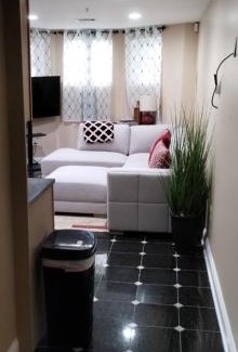 Le Droit Park Apartment | Spacious and Private 3BR, 3BA with free parking near Downtown Washington DC