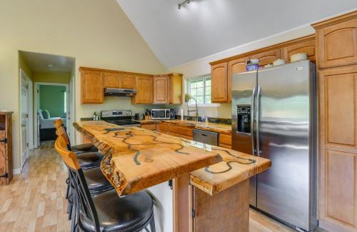 Lazy Mountain House | Spacious and Private Home with Lazy Mountain View