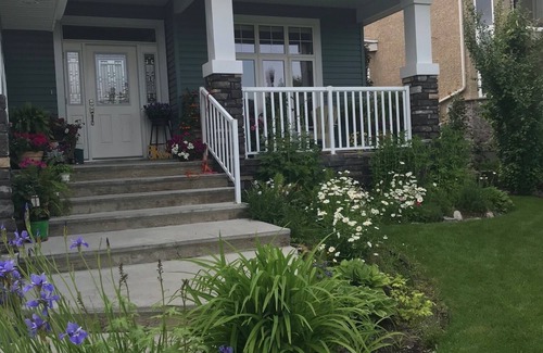 St. Albert House | Spacious and Welcoming Home awaits you!