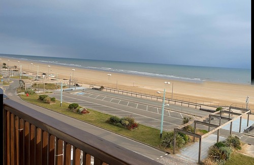 Saint-Jean-de-Monts Apartment | SPACIOUS APARTMENT WITH LARGE SEA-FACING BALCONY WIFI