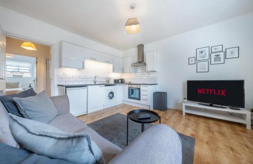 Bishop's Stortford Apartment | Spacious Apartment near Stansted Airport & Bishops Stortford Town Centre
