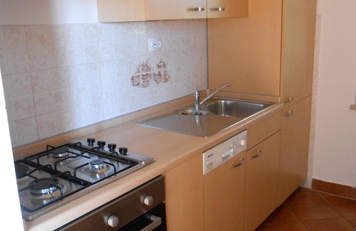 Rovinjsko Selo Apartment | Spacious apartment with sea views and air conditioning