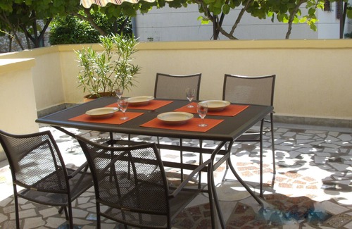 Rovinjsko Selo Apartment | Spacious apartment with sea views and air conditioning