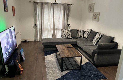 Gravesend Apartment | Spacious Apartment 10 min from Bluewater Shopping Centre.