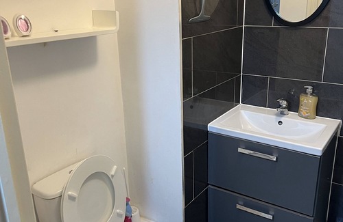 Gravesend Apartment | Spacious Apartment 10 min from Bluewater Shopping Centre.