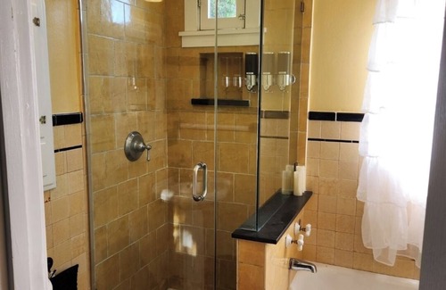 Piedmont Apartment | Spacious apartment in the sunny side of the Bay
