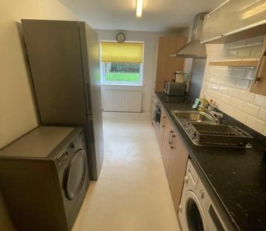 Uxbridge North Apartment | Spacious Apartment near Heathrow with Allocated Parking