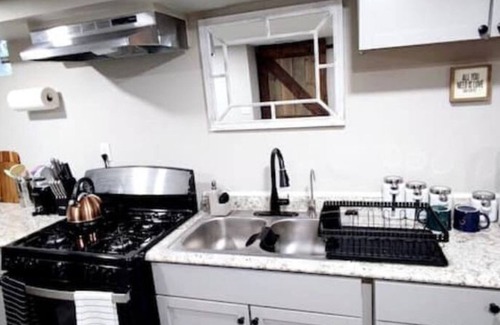 Indianapolis Apartment | Spacious Apartment Close to Downtown/King size Bed