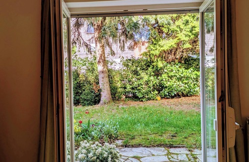 Bayreuth Apartment | Spacious apartment with direct garden access, close to nature.