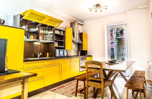 Altstadt - Sankt Lorenz Apartment | Spacious apartment with 30 sqm barbecue terrace on 150 sqm