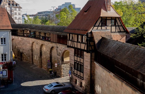 Altstadt - Sankt Lorenz Apartment | Spacious apartment with 30 sqm barbecue terrace on 150 sqm