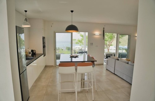 Anse Marcel Apartment | spacious appartment facing the sea with private garden jaccuzi and plancha grill
