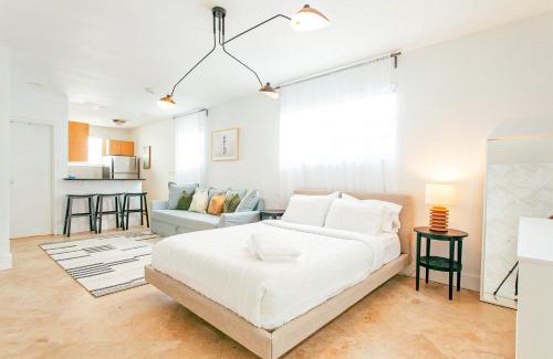 Flamingo/Lummus Apartment | Spacious Apt in the heart of South Beach