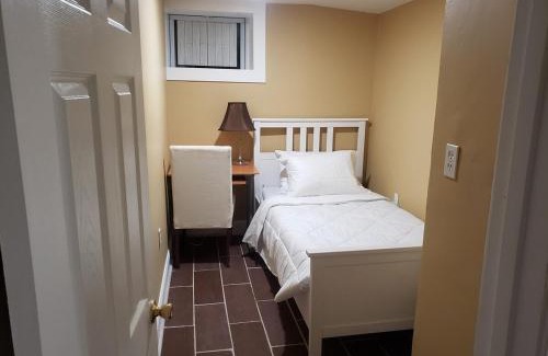 Seat Pleasant Apartment | Spacious Basement Apartment near metro downtown Washington DC