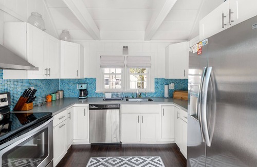 Ocean Bay Park House | Spacious beach cottage with private pool, hot tub, outdoor area & amazing suite