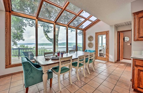 Lost Bridge Village House | Spacious Beaver Lake Home w/ Stunning Views!