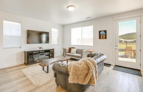 Bellemont House | Spacious Bellemont Cabin with Jacuzzi and Mtn View!