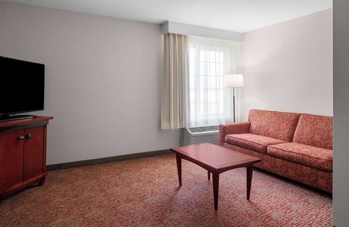 Snail Hotel | Spacious Boardroom Suite | Sunnyvale Location | 1 Unit