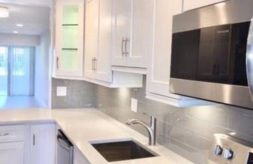 Delray Beach Condo | Spacious, Bright, Updated 2/2 — Bike/Walk to Trendy Downtown Delray Beach