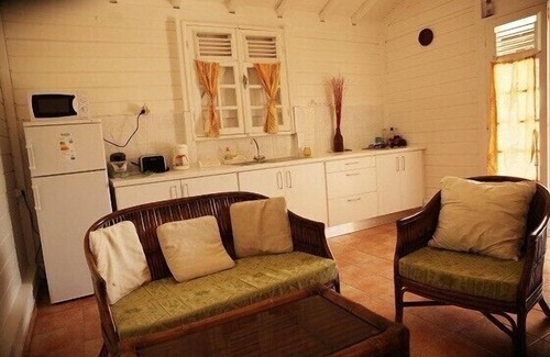 Sainte-Anne House | SPACIOUS BUNGALOW IN CREOLE TYPE F2 800M QUIET TOWN OF SAINTE ANNE 97180